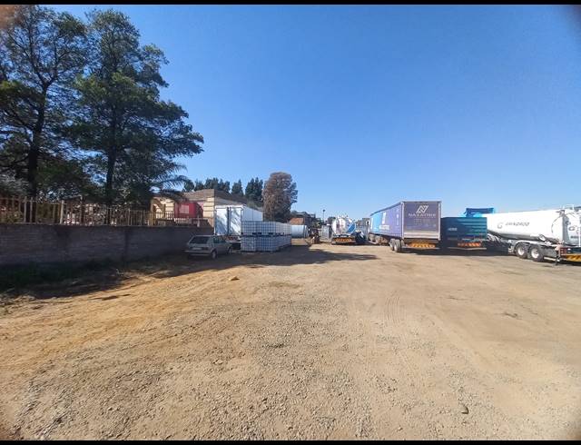 2,400M² WAREHOUSE TO LET IN ANDERBOLT